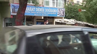 alacak verecek meselesi -  Bıçak ve sopların kullanıldığı tekme tokat kavga kamerada Videosu