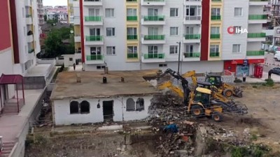 bina yikimi -  İpekyolu’ndaki metruk yapılar belediye ekipleri tarafından tek tek yıkılıyor Videosu