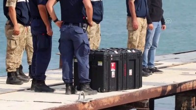 helikopter - Van Gölü'nde batan teknedeki cesetlerin çıkarılması çalışmalarına ara verildi Videosu
