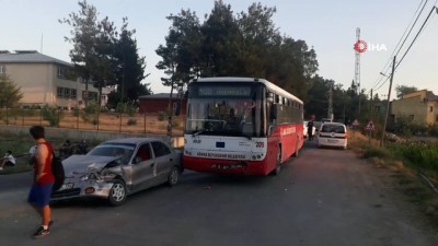  Belediye otobüsü İle otomobil çarpıştı: 2 yaralı