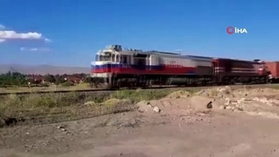 tibbi malzeme -  Çin'den gelen dev yük treni İzmit'te Videosu