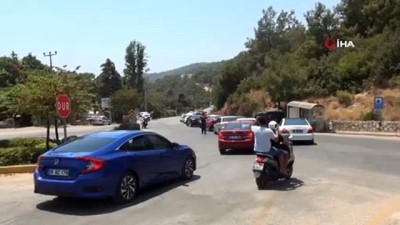 trafik yogunlugu -  Ölüdeniz'e ulaşmak için kilometrelerce yürüdüler Videosu