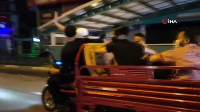 tehlikeli yolculuk -  Kucak kucağa ama maskeli Videosu