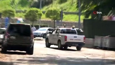 mahsur kaldi -  Vinç arıza yaptı, minaredeki iki işçi dakikalarca kurtarılmayı bekledi Videosu