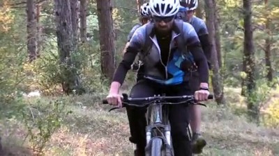 Bisikletleriyle Ilgaz Dağı'nın zirvesine ulaştılar - KASTAMONU