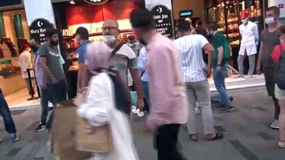 ilk mudahale -  İstiklal Caddesinde düşerek yaralanan yaşlı adam için seferber oldular Videosu