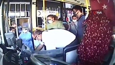 belediye otobusu -  Otobüs şoförü fenalaşan yolcuyu hastaneye yetiştirdi Videosu