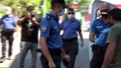 barla -  2 yıl önce oda başkanını silahla vurduğu oda binası önünde bıçaklı eylem yaptı Videosu