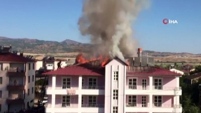 cati yangini -  Bingöl’de korkutan çatı yangını Videosu