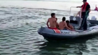 Lastik botla denizde mahsur kalan 4 kişi kurtarıldı - ADANA
