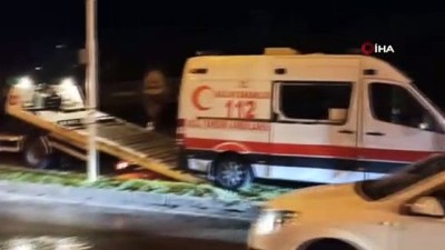  Bursa’da ambulans kaza yaptı: 3 yaralı