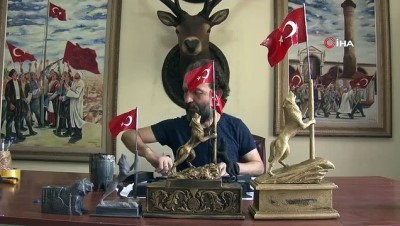 minyatur -  Heykeltıraştan geyik ve kurt çalışması Videosu