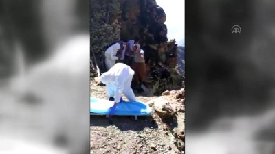 yuksek ates - Yaylada rahatsızlanan çoban ambulans helikopterle hastaneye ulaştırıldı - HAKKARİ Videosu