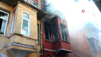  Beyoğlu’nda bulunan metruk binada yangın çıktı