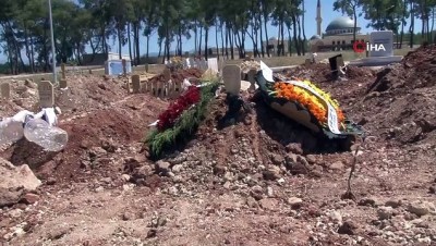  Düğün davetiyesi dağıtırken kazada ölen Narman'ın cenazesi Antalya'da toprağa verildi