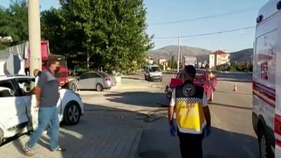 karaagac - Kamyonet ile otomobil çarpıştı: 6 yaralı - ISPARTA Videosu
