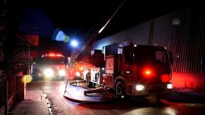 Otomotiv fabrikasında çıkan yangın söndürüldü - İZMİR
