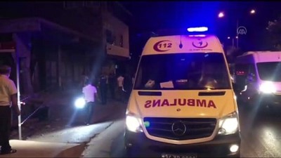 Ümraniye'de devrilen kamyonun sürücüsü yaralandı - İSTANBUL