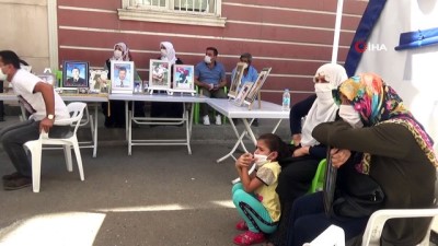  HDP önündeki ailelerin evlat nöbeti 350’nci gününde