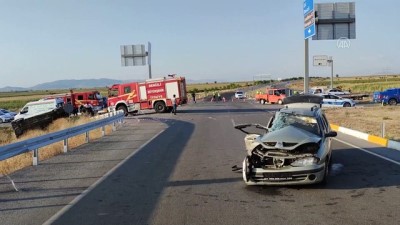 Minibüs ile otomobil çarpıştı: 1 ölü, 8 yaralı - DENİZLİ