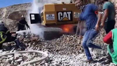 tas ocagi -  1.5 milyonluk iş makinesi alev alev yandı Videosu