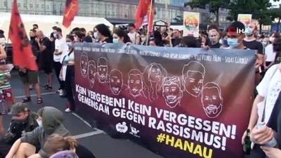  - Berlin'de Hanau'daki ırkçı saldırıda hayatını kaybedenler için yürüyüş