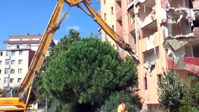 hasarli bina -  Büyükçekmece’de kentsel dönüşüm hız kesmiyor Videosu