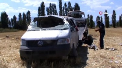  Devrilen minibüsteki çift hayatını kaybetti