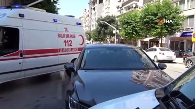 saglik ekibi -  Kazada kafasını çarpan sürücünün kıyafeti kan içinde kaldı Videosu