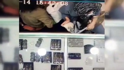 toplu tasima araci - Kılık değiştirerek izini kaybettirmeye çalışan hırsızlık şüphelisi yakalandı - KOCAELİ Videosu