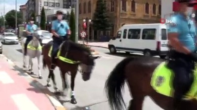  Atlı polisler Yozgat’ta devriye görevinde bulundu