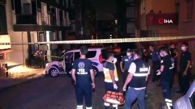 kahvehane -  Bahçelievler’de yıkım kararı olan binanın balkonu çöktü: 1 yaralı Videosu