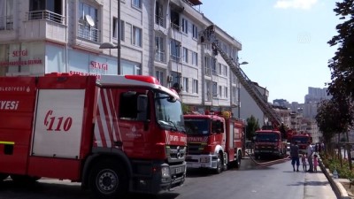 kamera - Esenyurt'ta apartman dairesinde çıkan yangın söndürüldü - İSTANBUL Videosu