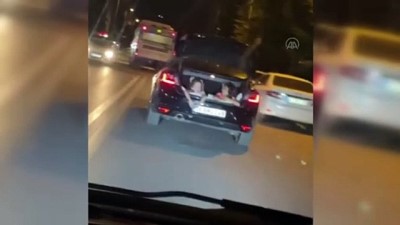 Otomobilinin bagajında çocukları taşıyan sürücüye ceza uygulandı - ANKARA
