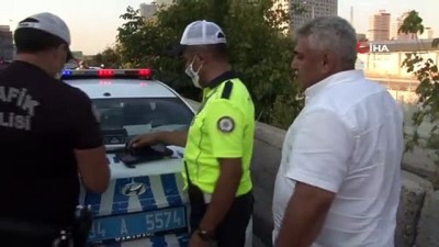 para cezasi -  Trafik polisi ekipleri çakar ve emniyet şeridi denetimi yaptı Videosu