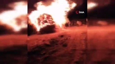  Yüksekova'da otluk alan alev alev böyle yandı