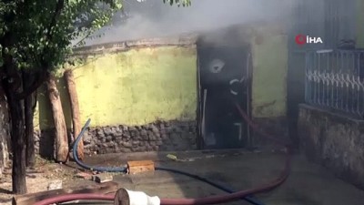 mustakil ev -  Aksaray’da odunluk yangını paniğe neden oldu Videosu