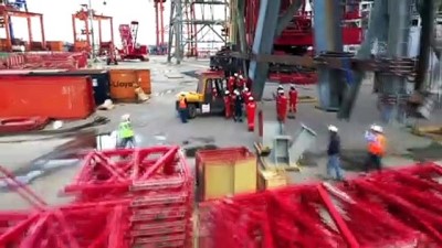 ARŞİV - Türkiye tarihinin en büyük doğalgaz keşfini Karadeniz'de gerçekleştiren Fatih Sondaj Gemisi (1)
