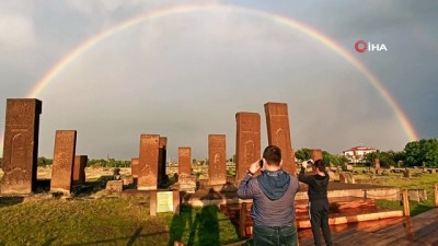 mezar taslari -  Gökkuşağı’nın tarihi eserlerle hayranlık uyandıran görüntüsü Videosu