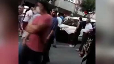 saglik ekipleri -  İstanbul’da komşu atölyecilerin “yan bakma” kavgası kamerada Videosu