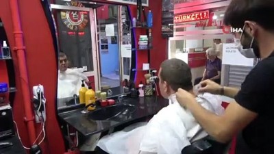 engelli vatandas -  Uşaklı berberden engellilere ücretsiz tıraş Videosu