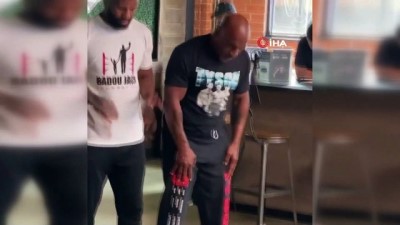 boksor - Badou Jack ve Mike Tyson beraber namaz kıldı Videosu
