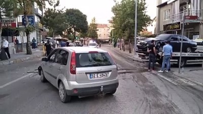 İki otomobil çarpıştı: 4 yaralı - ISPARTA