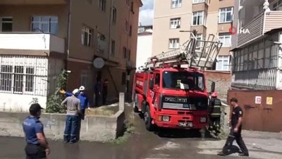 saglik ekipleri -  Karabük’te apartmanda çıkan yangında 2 kişi dumandan etkilendi Videosu