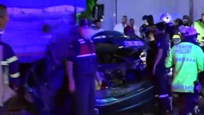 saglik ekipleri - Otomobil tıra arkadan çarptı: 1 ölü, 4 yaralı - KIRIKKALE Videosu