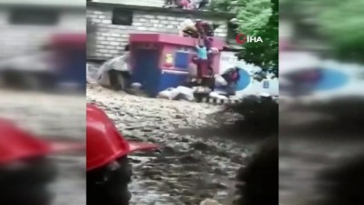 afet bolgesi -  - Marco Kasırgası ve Laura Tropik Fırtınası, Haiti ve Dominik'i vurdu: 12 ölü Videosu