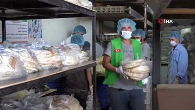 ekmek krizi -  - İdlib kırsalındaki sivillere günlük 50 bin ekmek dağıtılıyor Videosu