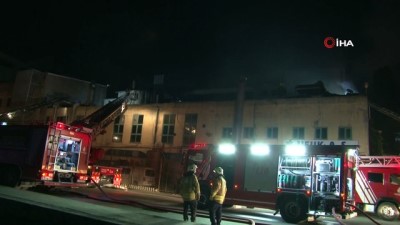 a haber -  Esenyurt’ta plastik ham madde imalatı yapan fabrikada yangın çıktı Videosu