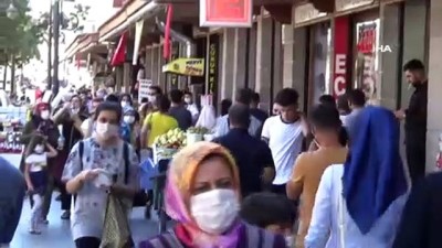  Korona virüsün tırmanışta olduğu Diyarbakır’da gençler maske kuralına uymuyor