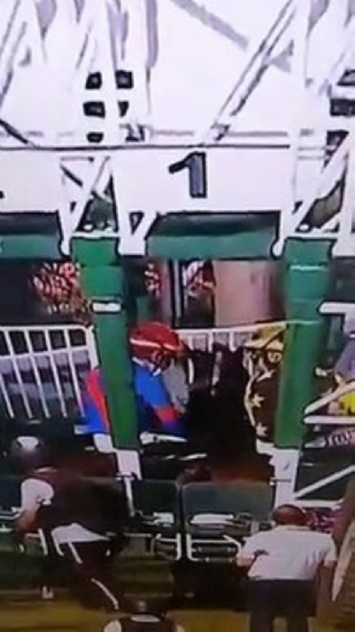 jokey - Ünlü jokey Halis Karataş at döverken yakalandı! Videosu